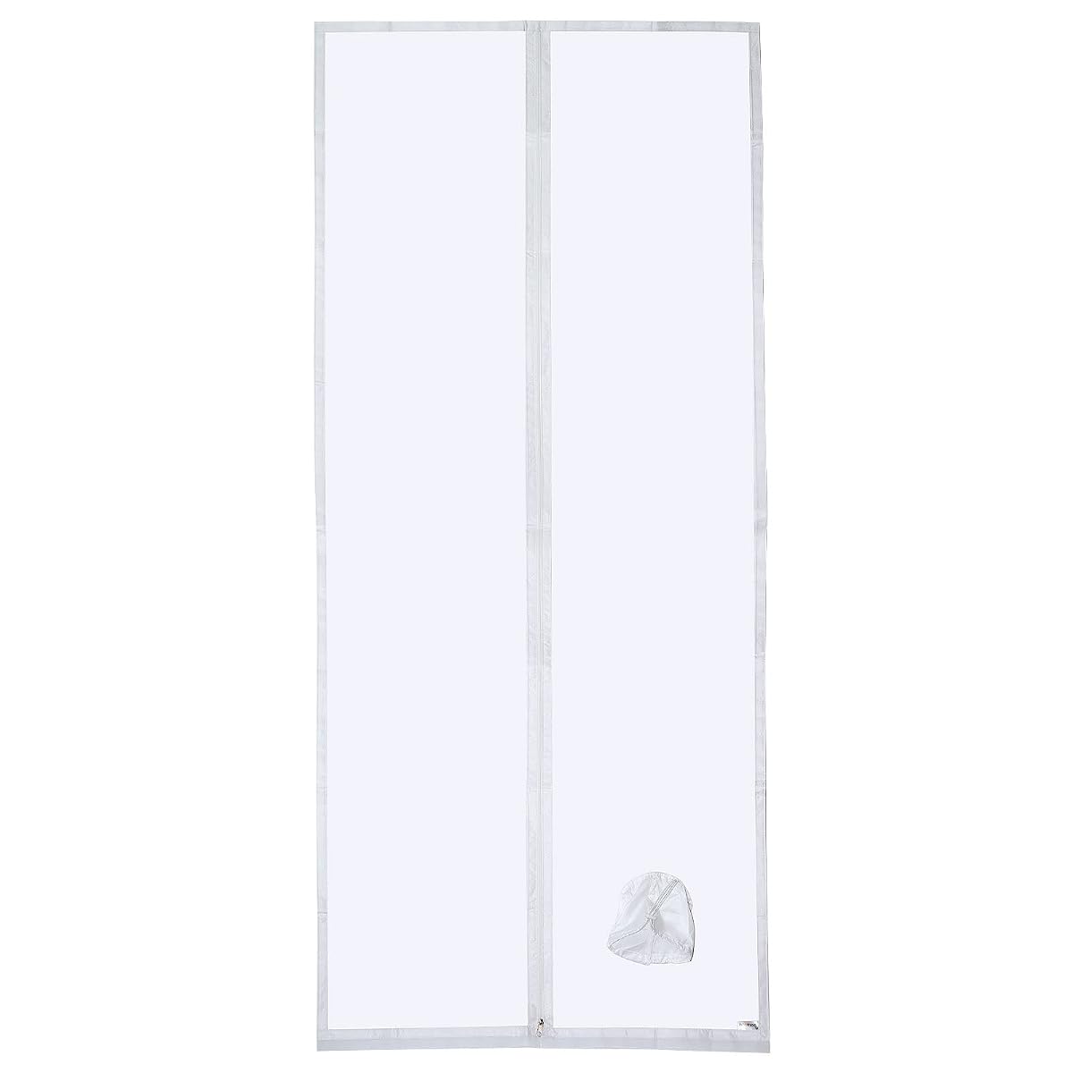 Joint textile blanc installé sur une porte, avec le tuyau du climatiseur passé dans sa rallonge cousue.