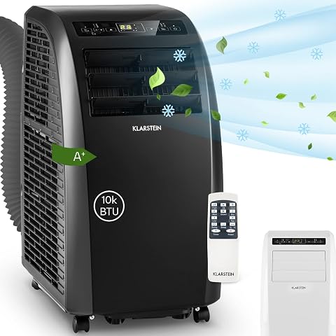 Climatiseur mobile noir Klarstein installé près d’une fenêtre avec son tuyau d’évacuation