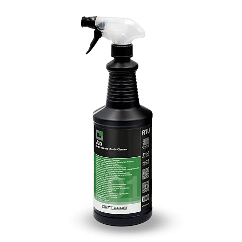 Flacon spray de nettoyant Errecom Jab près d’une unité intérieure de climatisation dans un intérieur clair.